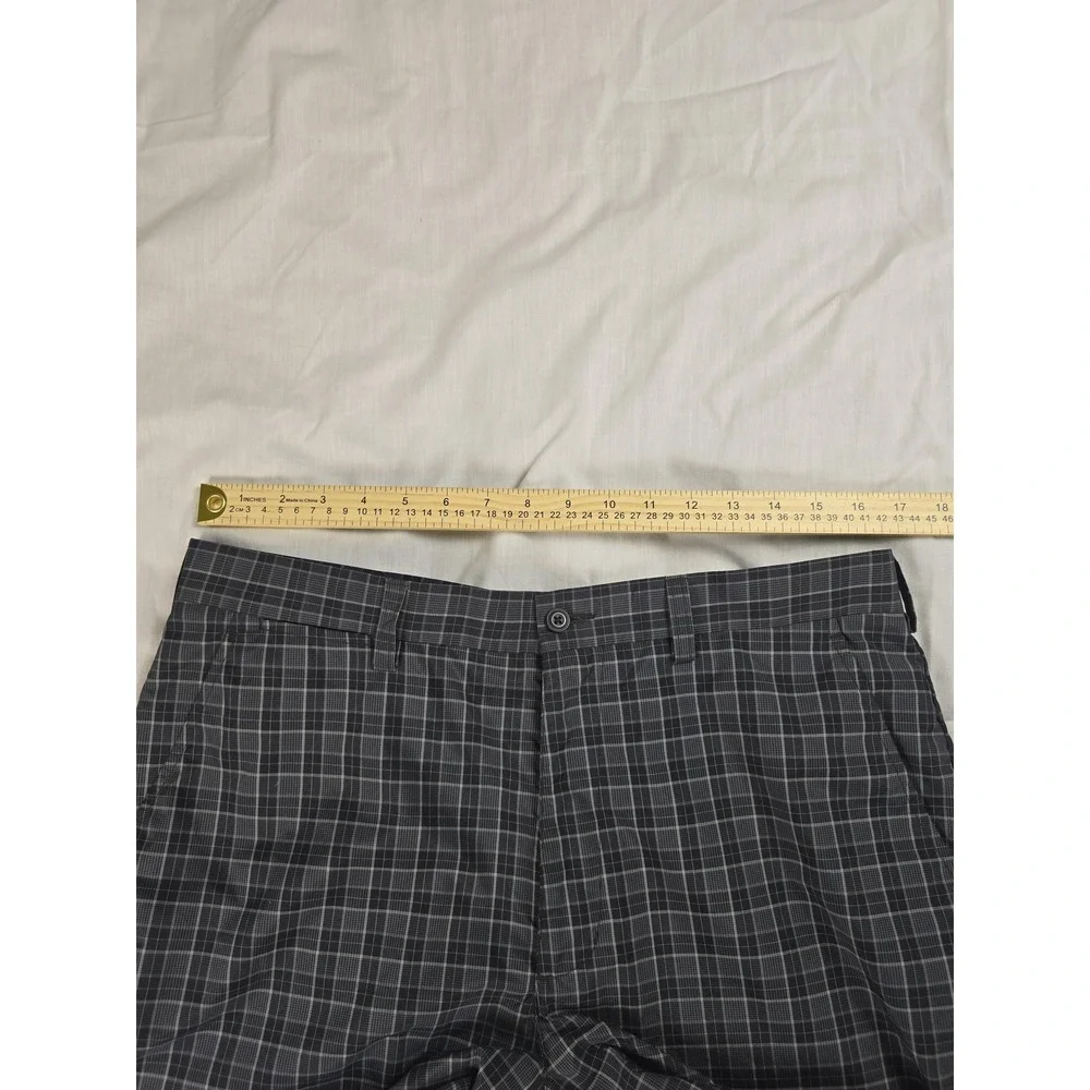 PGA Tour Shorts Mens 40 Gray Plaid Chino Golf Microfiber 11 Inseam Casual